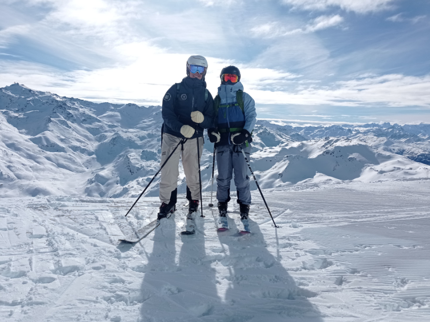 Two Made to be Worn skiers